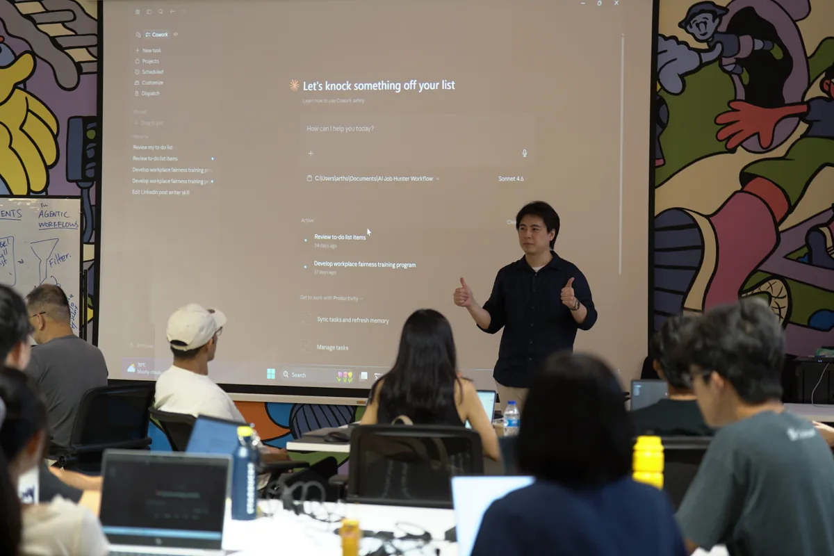 Arthoven walks an AI x YOU community through Claude Code at a hands-on AI session, April 2026.